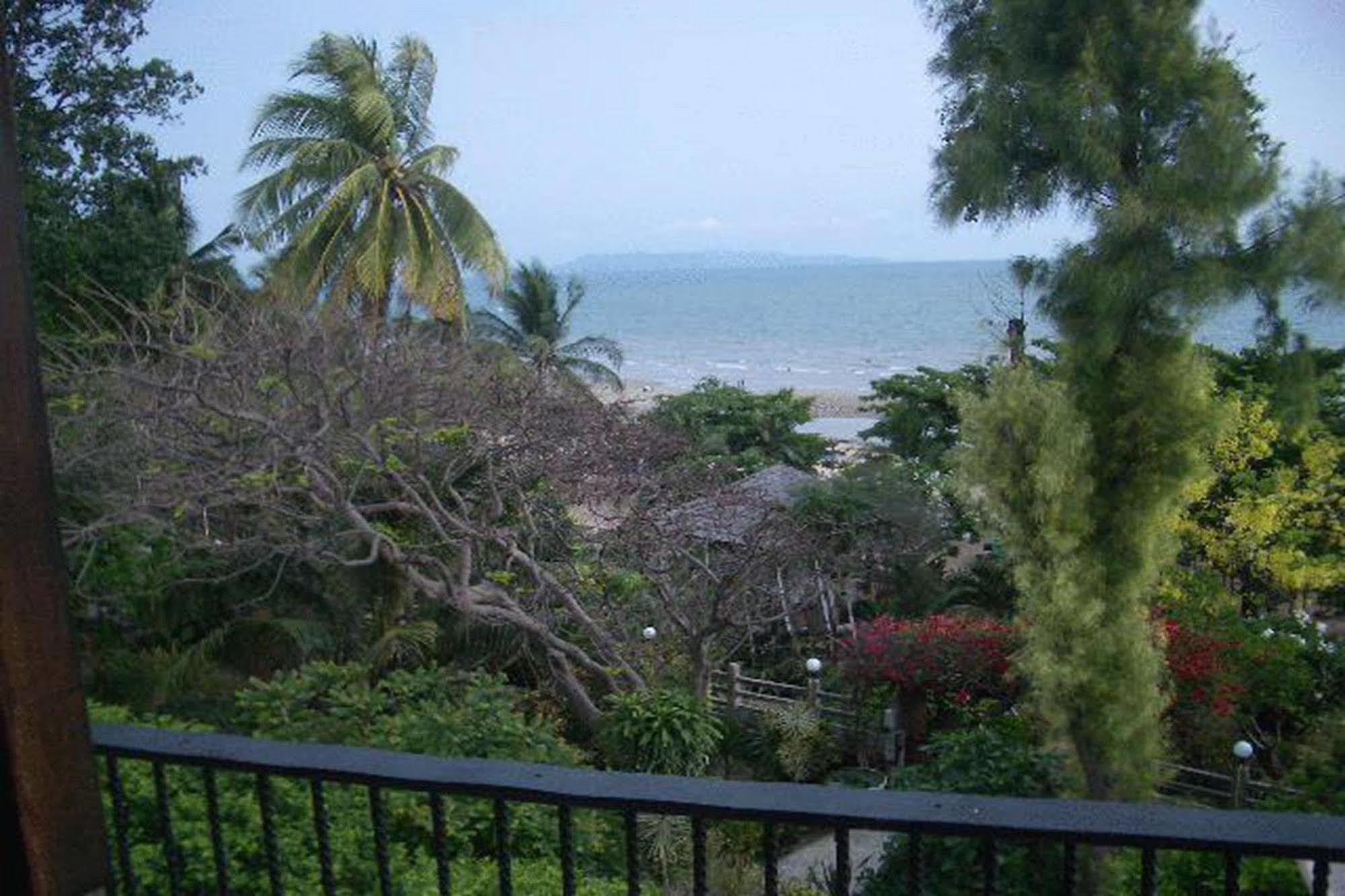 Momchailai Pattaya Retreat ภายนอก รูปภาพ